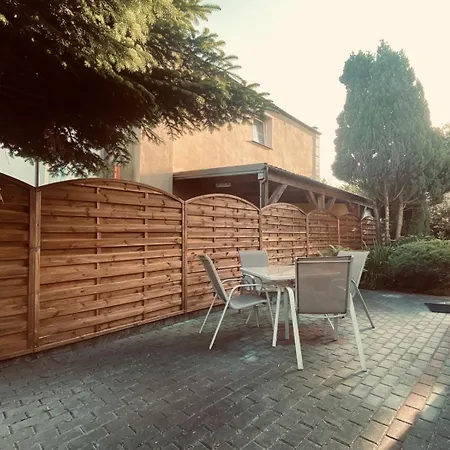 Apartamenty I Pokoje Wladyslawowo 民宿 *