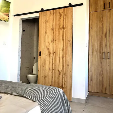Apartamenty I Pokoje Wladyslawowo *