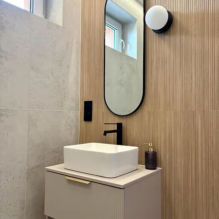 I Δωμάτια σε οικογενειακή κατοικία