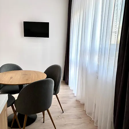 Apartamenty I Pokoje Wladyslawowo 民宿 *