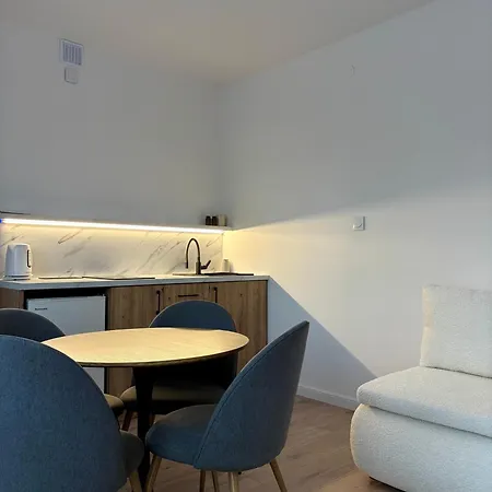 Apartamenty I Pokoje Wladyslawowo *