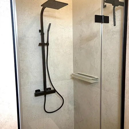 Δωμάτια σε οικογενειακή κατοικία I *