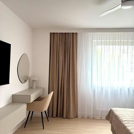 Apartamenty I Pokoje Wladyslawowo 民宿 *